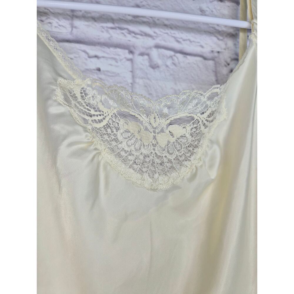 VTG Olga Camisole M Cream Satin Lace Trim Cami Lingerie Style 10033 USA Made - Picture 3 of 8